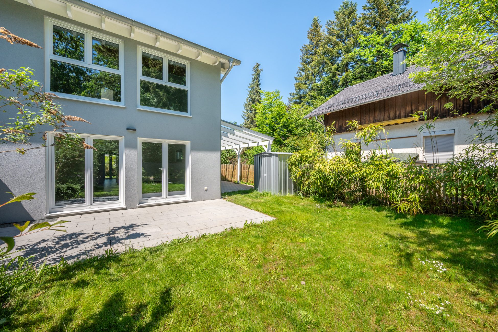 Aigner Immobilien GmbH - Immobilienangebot - 81827 München - Waldtrudering - Doppelhaushälfte - Modernes Wohnen in Waldtrudering: Neuwertige Doppelhaushälfte mit Südterrasse