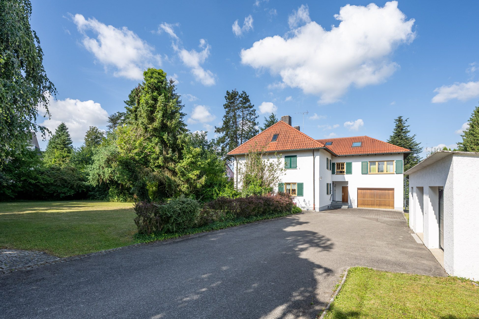Aigner Immobilien GmbH - Immobilienangebot - 85235 Odelzhausen - Odelzhausen - Erdgeschosswohnung - Großzügige Erdgeschosswohnung mit Schlossgarten