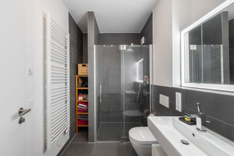 Aigner Immobilien GmbH - Immobilienangebot - 80634 München - Neuhausen - Etagenwohnung - Neuwertige, ideal geschnittene Wohnung mit Süd-Loggia in Neuhausen