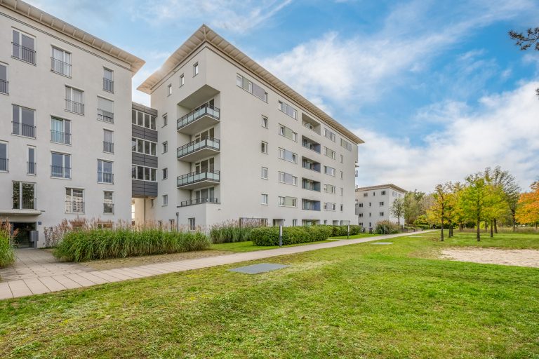 Aigner Immobilien GmbH - Immobilienangebot - 81377 München - Hadern - Etagenwohnung - Selbstbezug oder Kapitalanlage: Renovierte 2 Zimmer Wohnung mit Balkon / Klinikum Großhadern