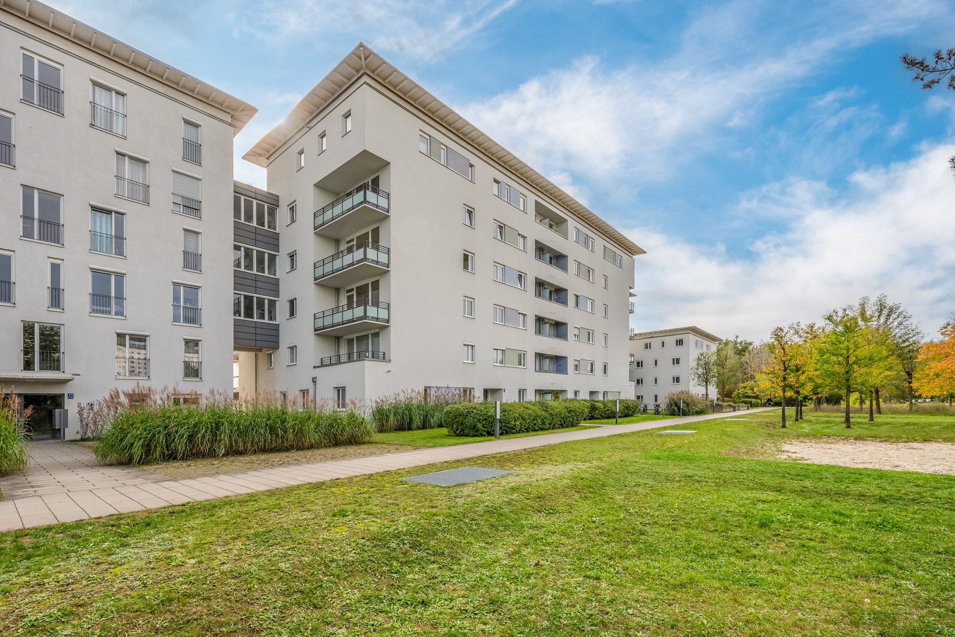 Aigner Immobilien GmbH - Immobilienangebot - 81377 München - Hadern - Etagenwohnung - Selbstbezug oder Kapitalanlage: Renovierte 2 Zimmer Wohnung mit Balkon / Klinikum Großhadern