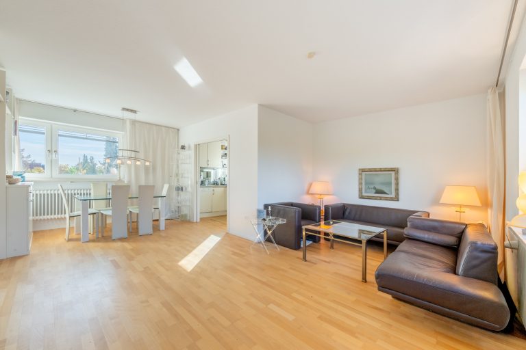 Aigner Immobilien GmbH - Immobilienangebot - 81247 München - Obermenzing - Dachgeschosswohnung - Großzügigkeit in vollkommener Privatsphäre – Exklusives Penthouse mit weitläufiger Terrasse