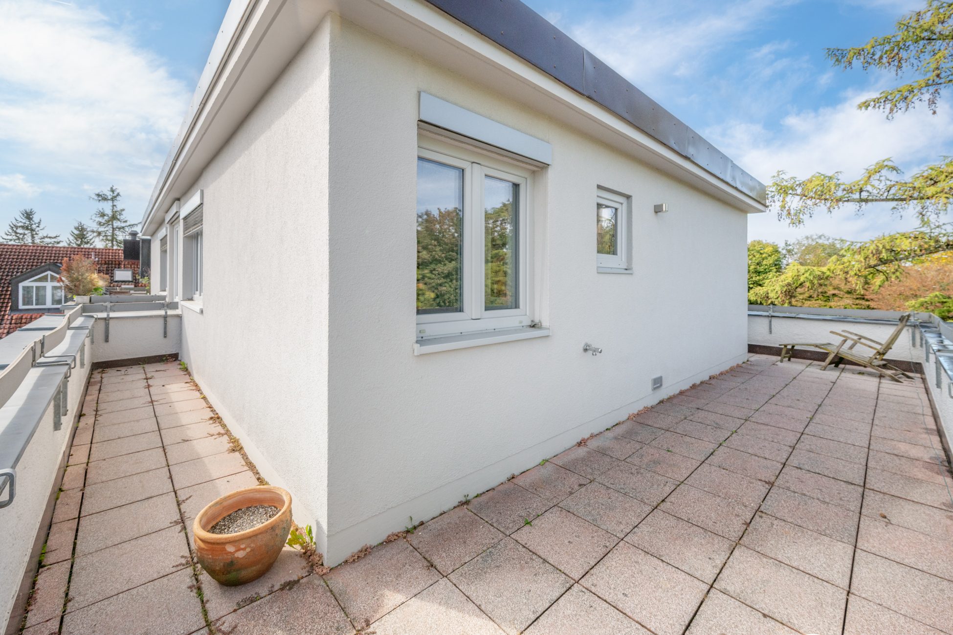 Aigner Immobilien GmbH - Immobilienangebot - 81247 München - Obermenzing - Dachgeschosswohnung - Großzügigkeit in vollkommener Privatsphäre – Exklusives Penthouse mit weitläufiger Terrasse