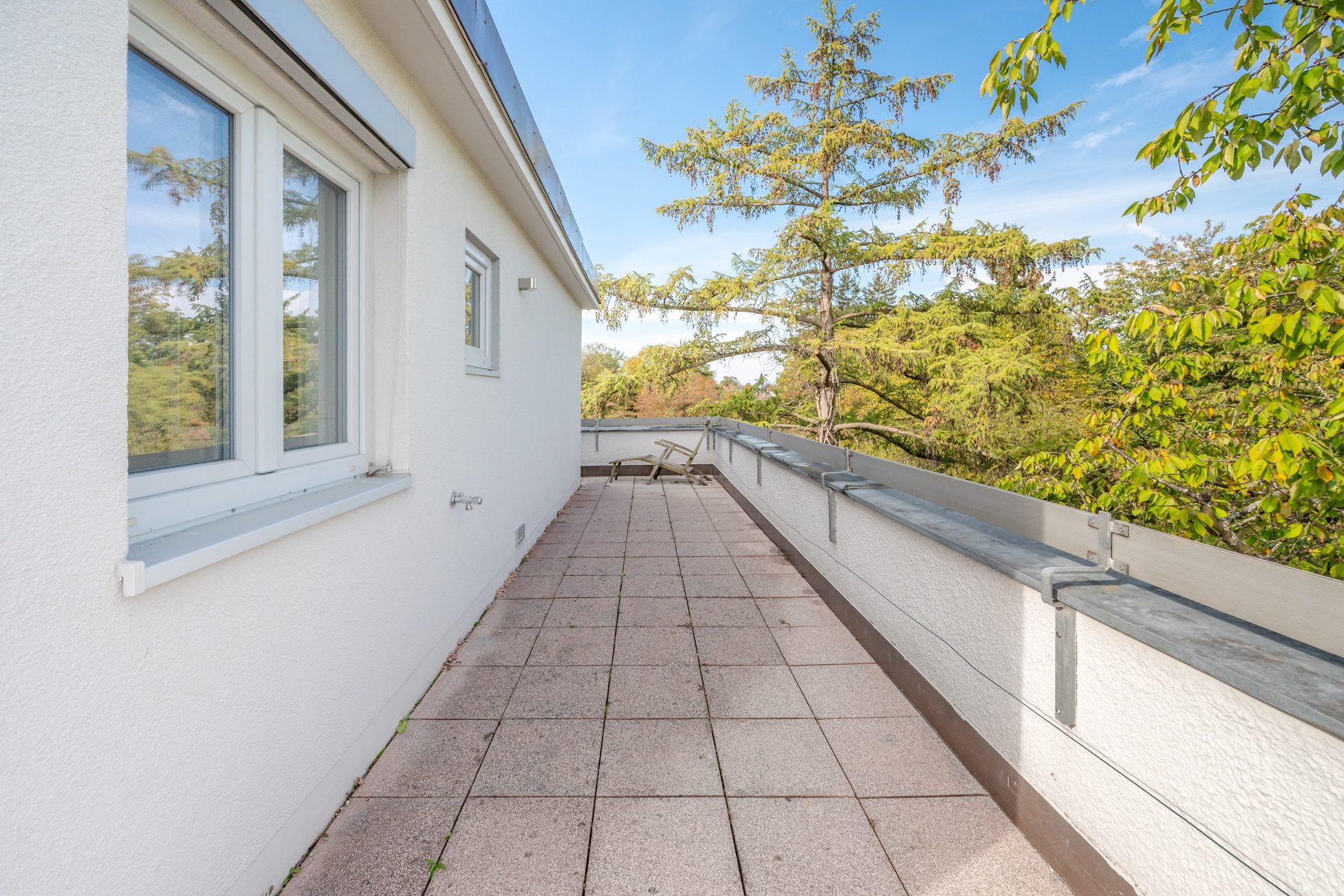 Aigner Immobilien GmbH - Immobilienangebot - 81247 München - Obermenzing - Dachgeschosswohnung - Großzügigkeit in vollkommener Privatsphäre – Exklusives Penthouse mit weitläufiger Terrasse