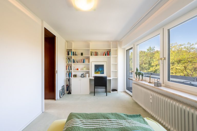 Aigner Immobilien GmbH - Immobilienangebot - 81247 München - Obermenzing - Dachgeschosswohnung - Großzügigkeit in vollkommener Privatsphäre – Exklusives Penthouse mit weitläufiger Terrasse