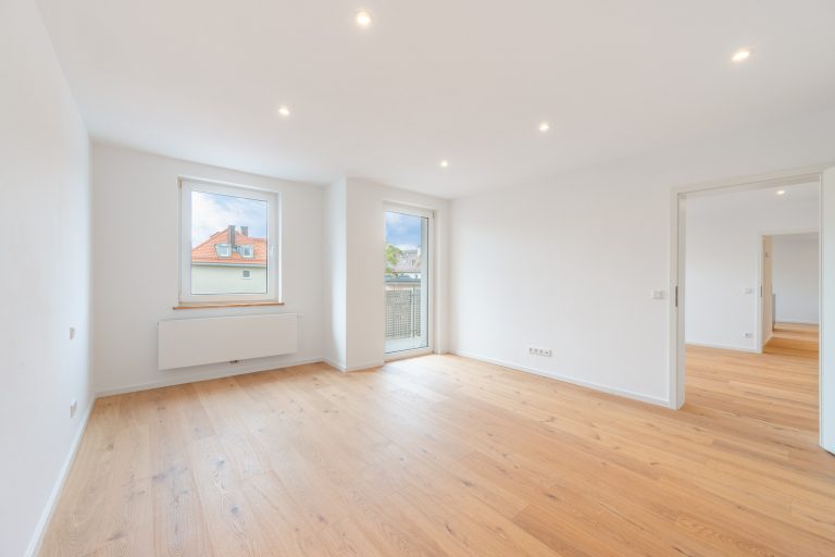 Aigner Immobilien GmbH - Immobilienangebot - 80798 München - Maxvorstadt - Etagenwohnung - Wohnen zwischen Josephsplatz und Theresienstraße: Hochwertig sanierte 3-Zimmer-Wohnung mit Südbalkon