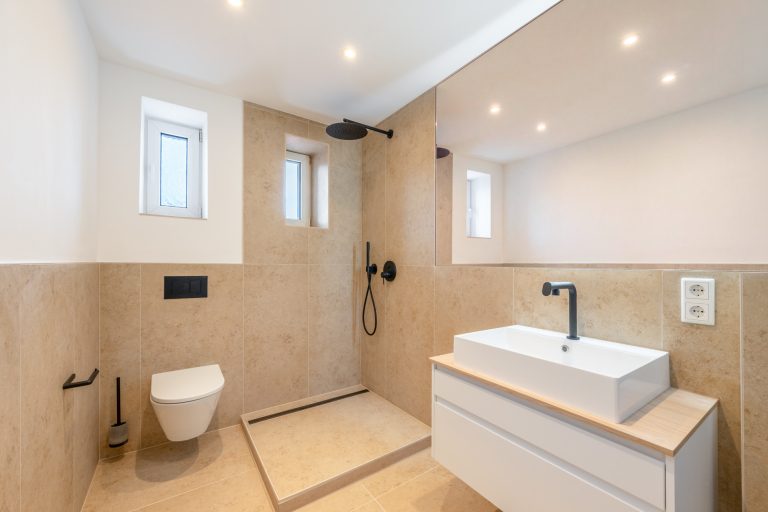 Aigner Immobilien GmbH - Immobilienangebot - 80798 München - Maxvorstadt - Etagenwohnung - Wohnen zwischen Josephsplatz und Theresienstraße: Hochwertig sanierte 3-Zimmer-Wohnung mit Südbalkon