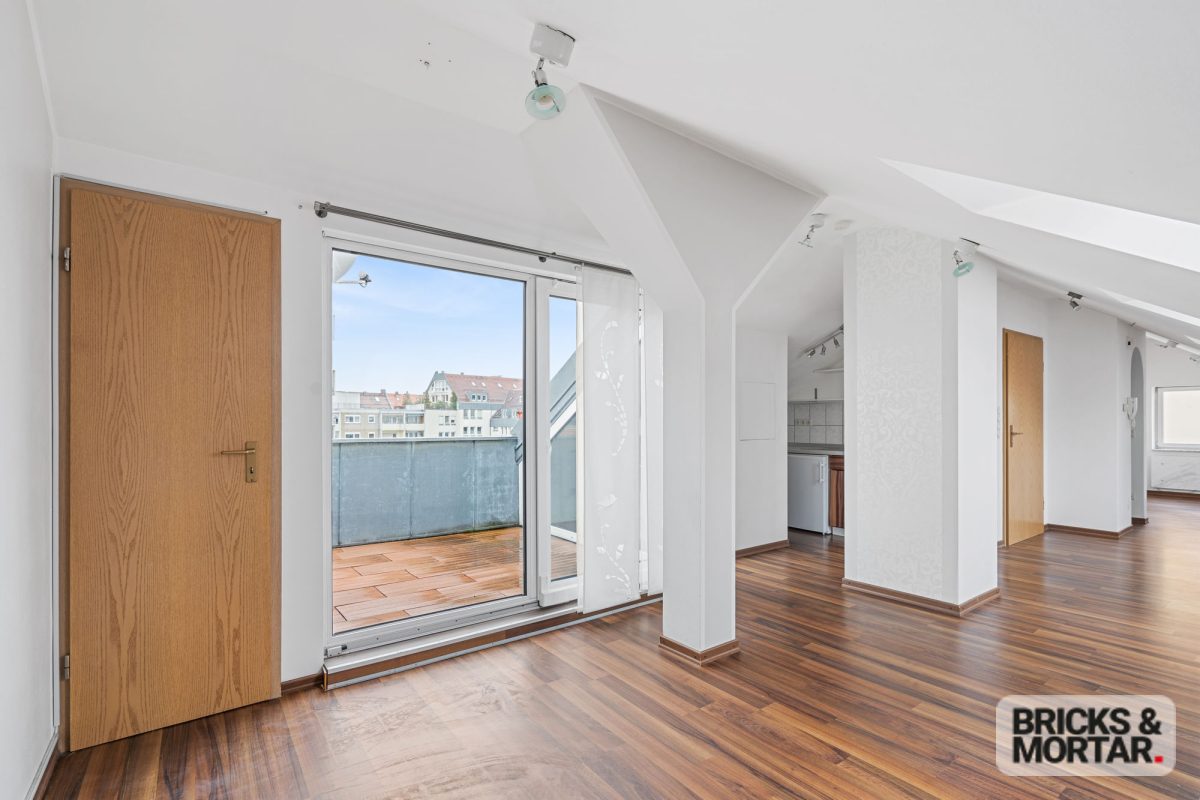 Immobilienangebot - Nürnberg - Alle - Dachgeschosswohnung in St. Johannis mit wundervoller Dachterrasse - sofort zum Einziehen