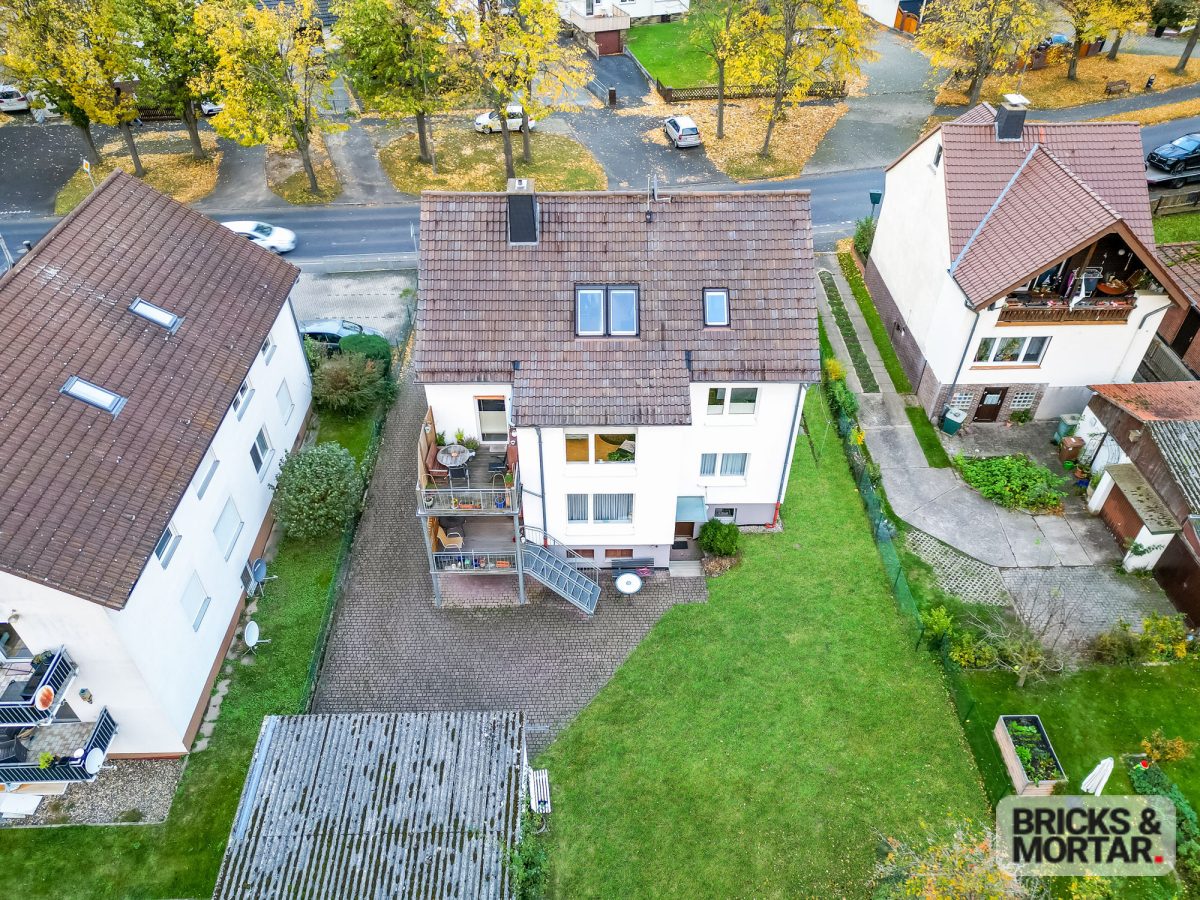 Immobilienangebot - Lohfelden - Alle - 3-Familienhaus mit großem Grundstück in Lohfelden