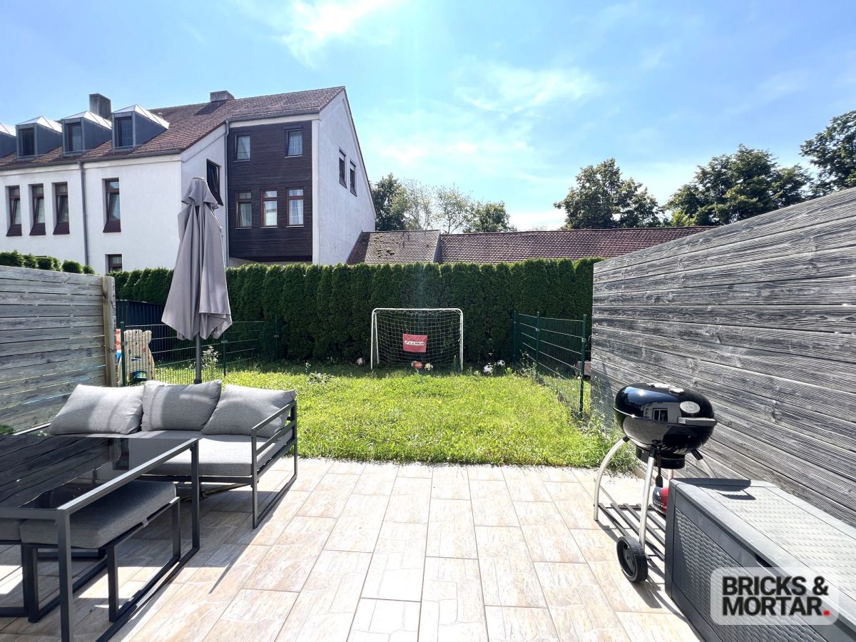 Immobilienangebot - Augsburg - Alle - Attraktives Reihenmittelhaus in Augsburg - 129 m² mit Garten