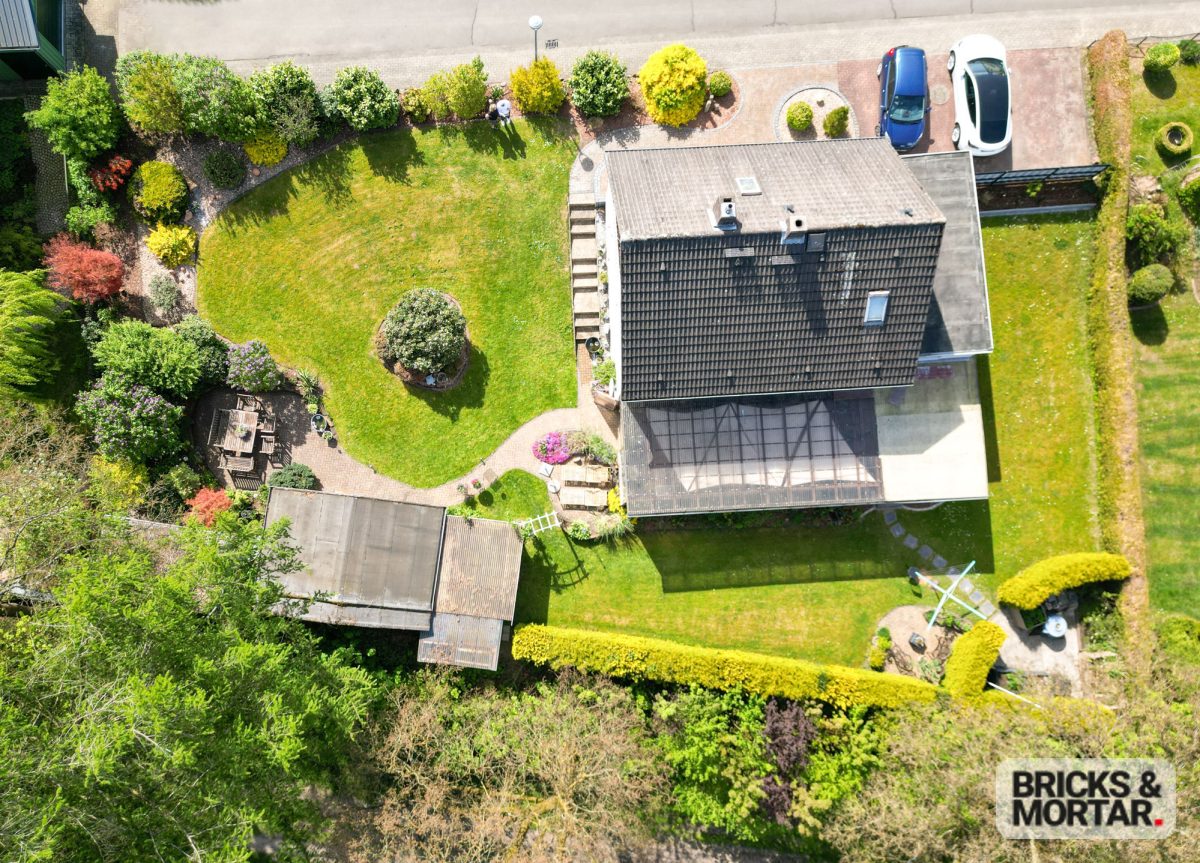 Immobilienangebot - Krebeck - Alle - Einfamilienhaus mit Traumhaften Garten in Krebeck-Rennshausen