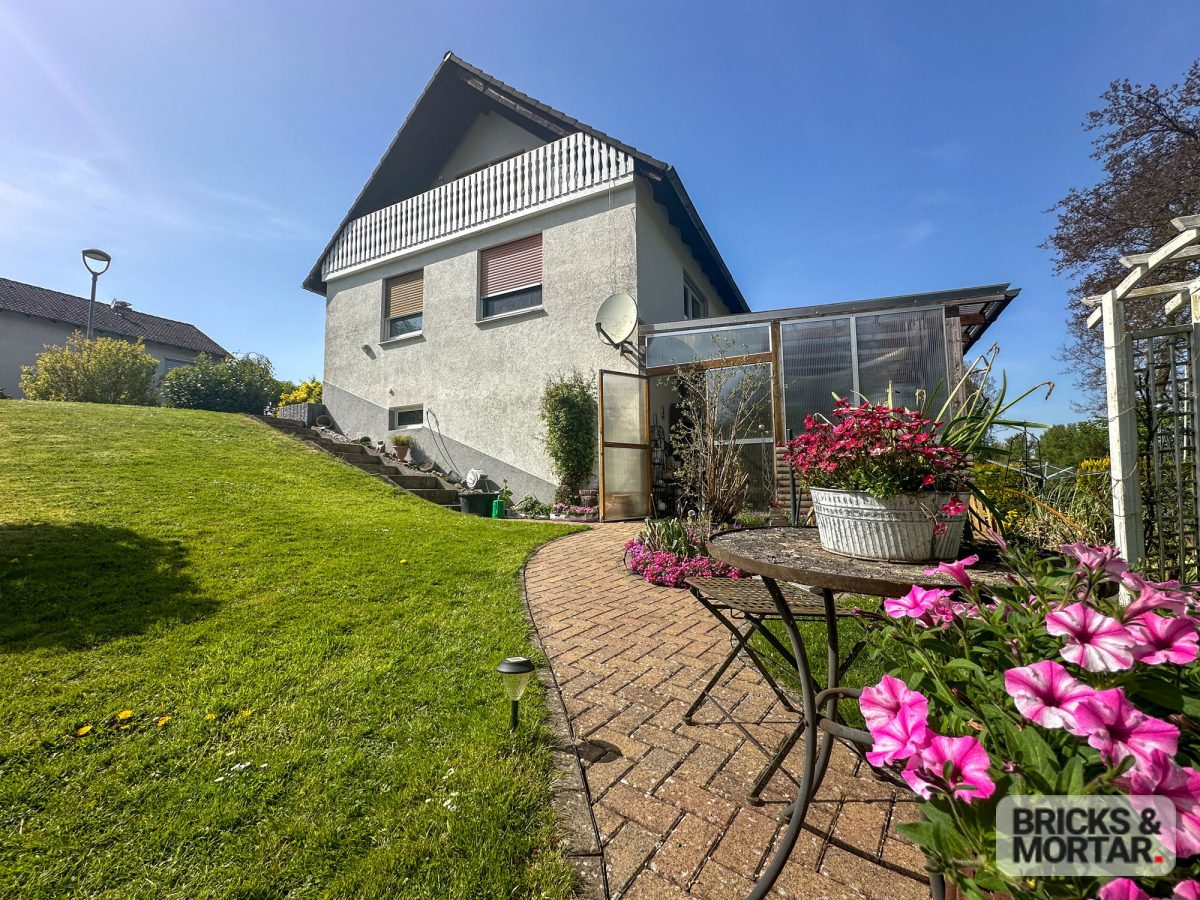 Immobilienangebot - Krebeck - Alle - Einfamilienhaus mit Traumhaften Garten in Krebeck-Rennshausen