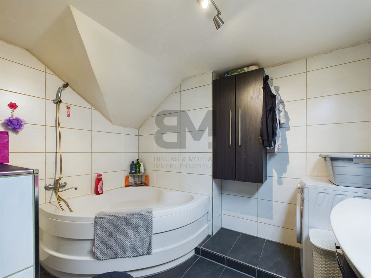Immobilienangebot - Trostberg - Alle - 3,5 Zimmer-Dachgeschosswohnung – mit Tiefgaragenstellplatz