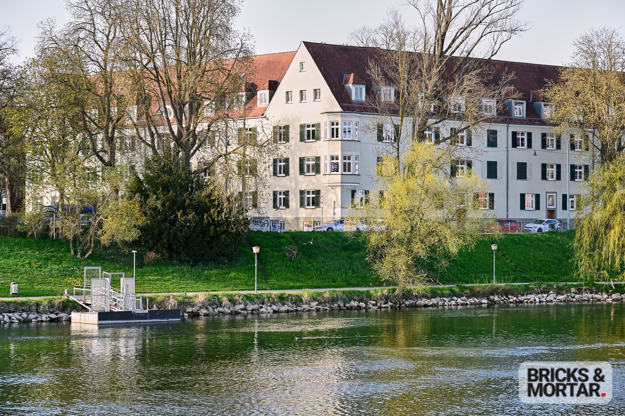 Immobilienangebot - Ulm - Alle - 4-Zimmer, Donau-Blick! Charmant, sanierungsbedürftig und voller Möglichkeiten!