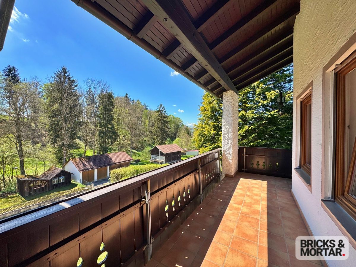 Immobilienangebot - Kaufbeuren - Alle - Großes Einfamilienhaus mit zusätzlichem Grundstück – Mehr Raum für Natur, Freizeit und Gestaltung!