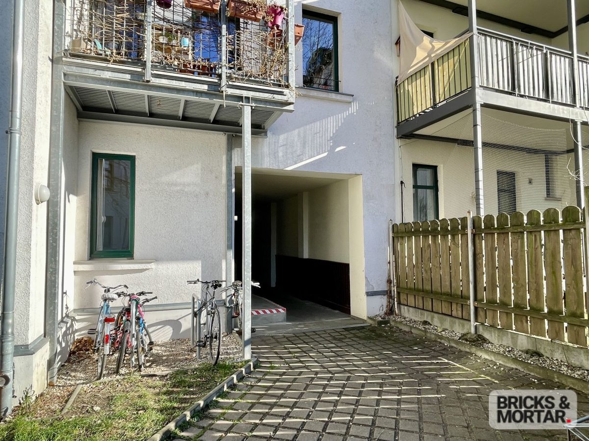 Immobilienangebot - Leipzig / Lindenau - Alle - Großzügige 3-Zimmer-Wohnung mit Balkon in gepflegtem Mehrfamilienhaus