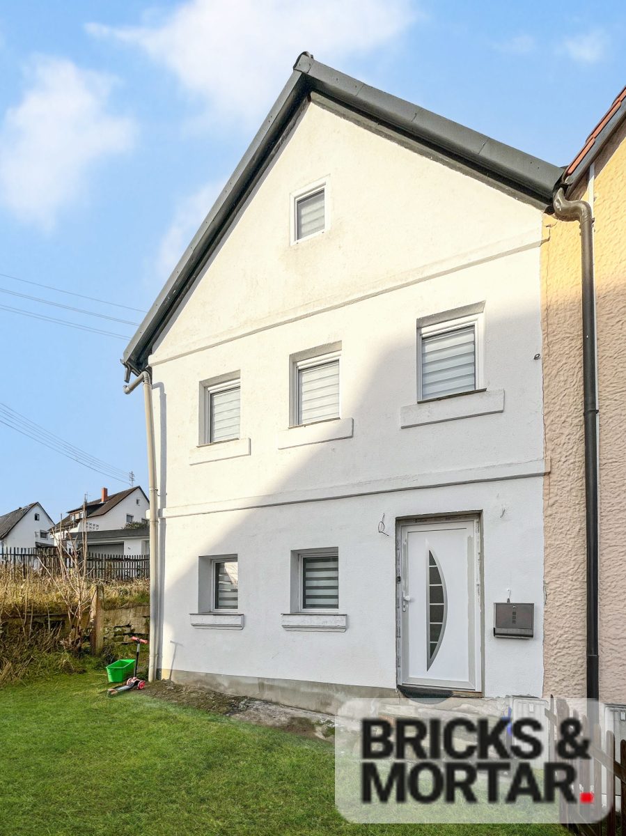 Immobilienangebot - Heinersreuth - Alle - Kernsanierte Doppelhaushälfte in Altenplos