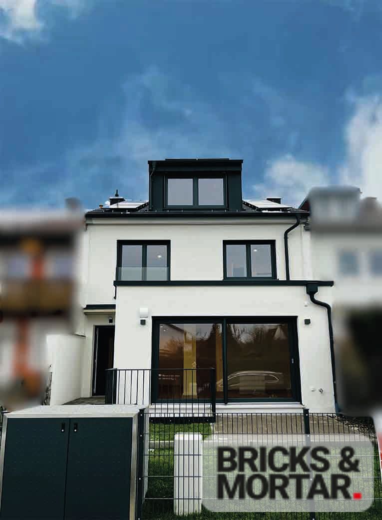 Immobilienangebot - München / Sendling-Westpark - Alle - Neuwertiges Raumwunder in Sendling: 135 m2 Effizienzhaus (A+) mit Wärmepumpe, PV-Anlage und Terrasse