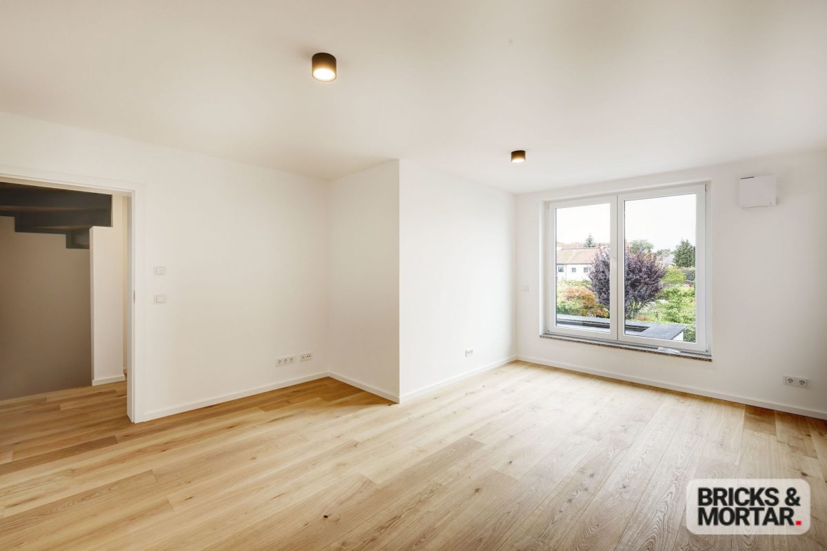 Immobilienangebot - München / Sendling-Westpark - Alle - Neuwertiges Raumwunder in Sendling: 135 m2 Effizienzhaus (A+) mit Wärmepumpe, PV-Anlage und Terrasse