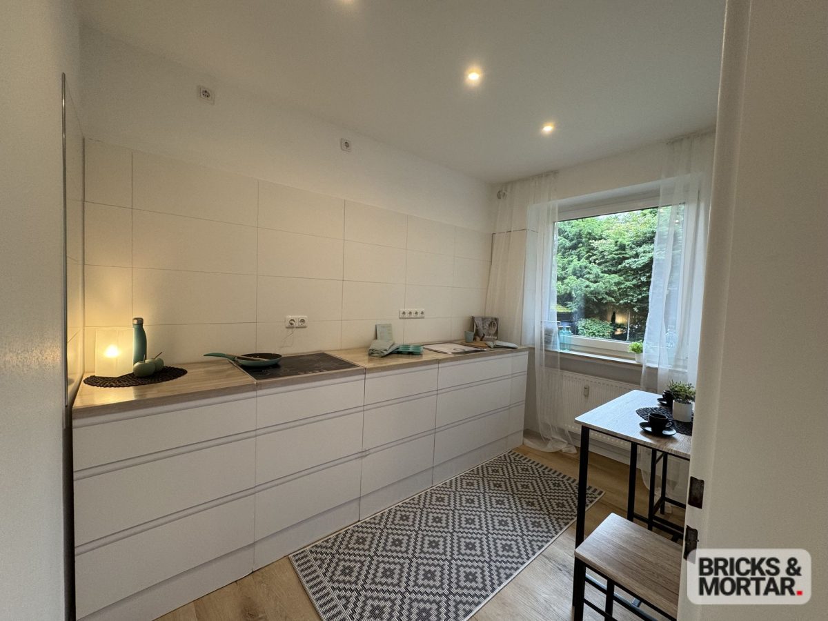 Immobilienangebot - Oldenburg - Alle - Modernisierte 3-Zimmer-Wohnung mit Balkon und Stellplatz – bezugsfrei in ruhiger Lage von Oldenburg