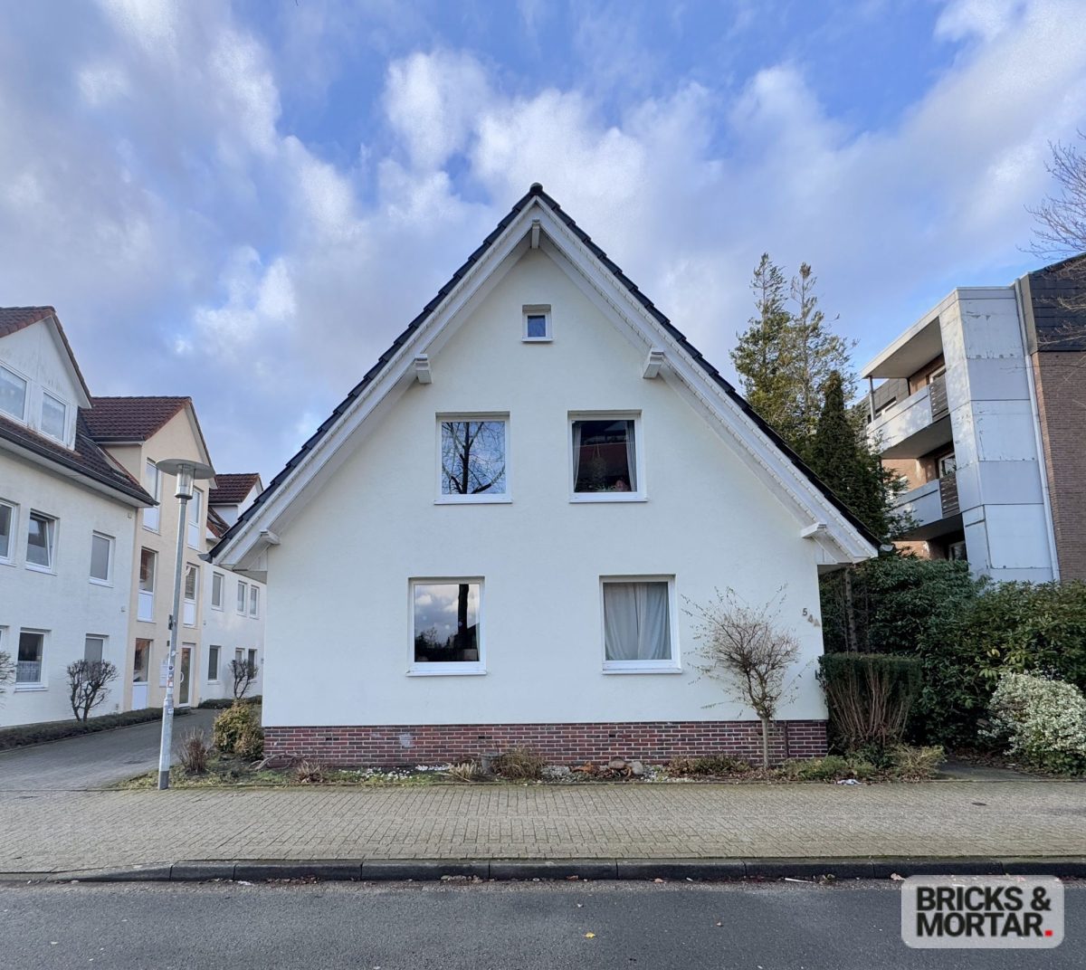 Immobilienangebot - Oldenburg - Alle - Zweifamilienhaus mit separaten Wohneinheiten, ideal für Selbstnutzer oder Kapitalanleger