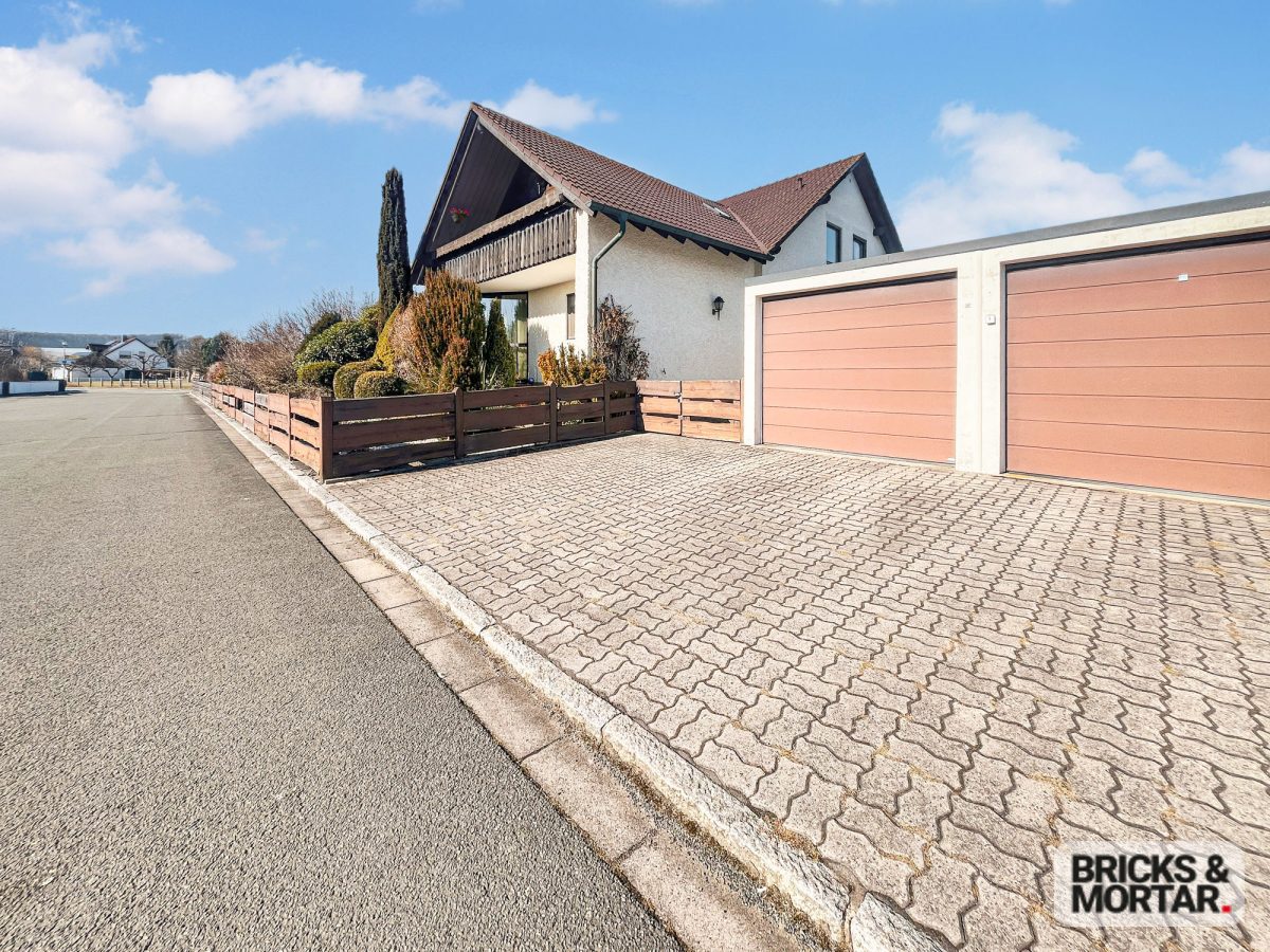 Immobilienangebot - Konradsreuth - Alle - Großzügiges Einfamilienhaus mit Einliegerwohnung und Doppelgarage