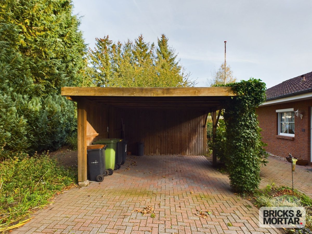 Immobilienangebot - Böel - Alle - Gepflegter Winkelbungalow auf sonnigem großen Grundstück