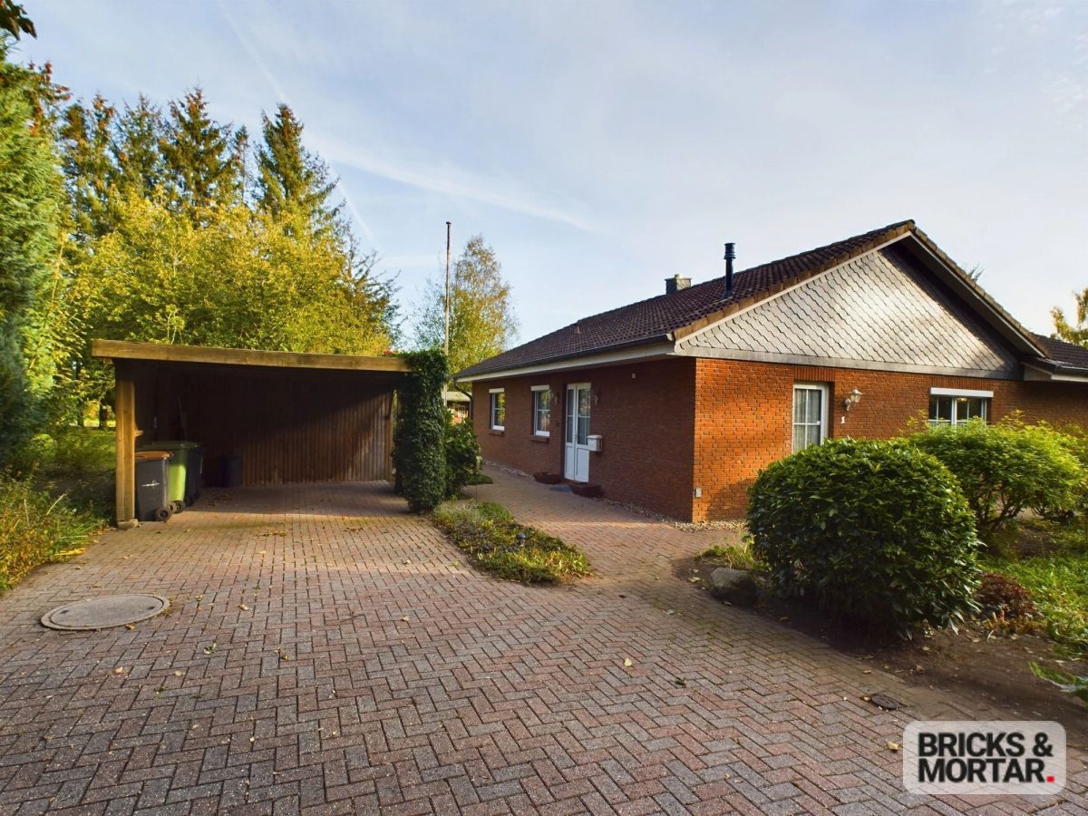 Immobilienangebot - Böel - Alle - Gepflegter Winkelbungalow auf sonnigem großen Grundstück