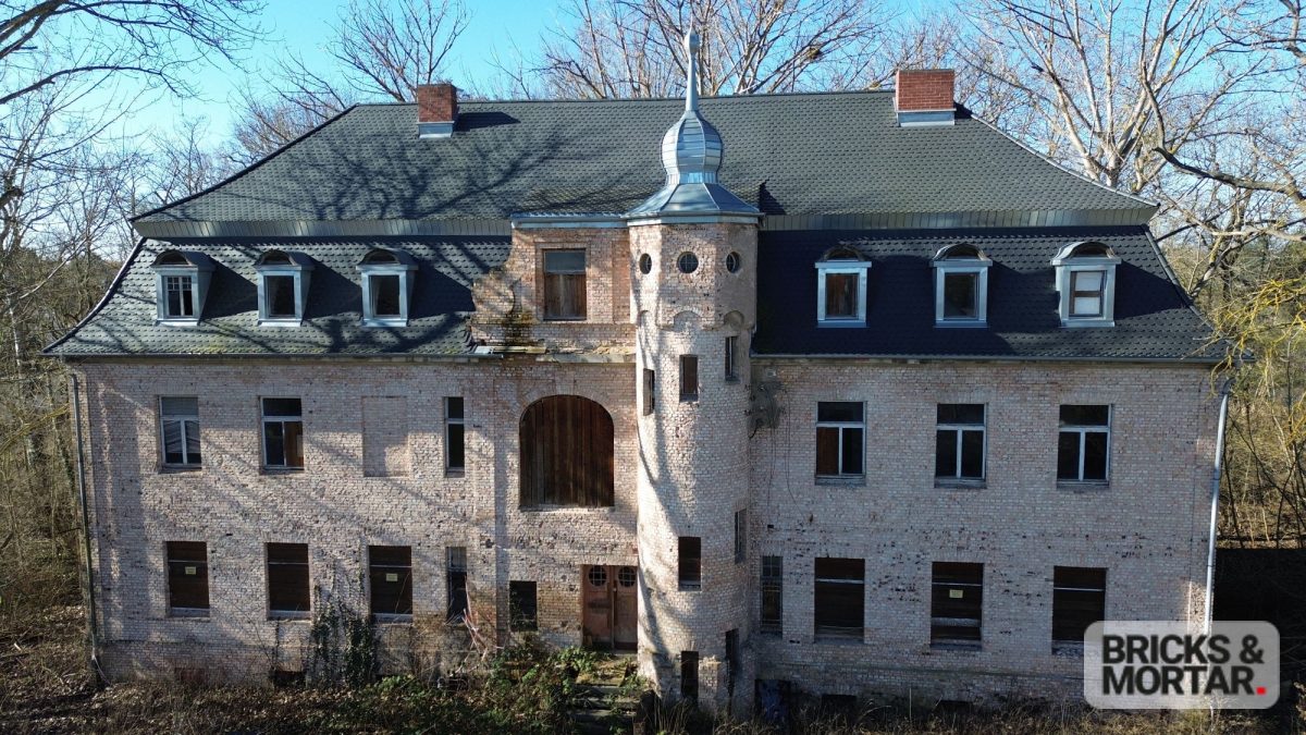 Immobilienangebot - Teutschenthal / Köchstedt - Alle - Einzigartiges Schloss in Teutschenthal – Historisches Anwesen mit vielseitigem Potenzial