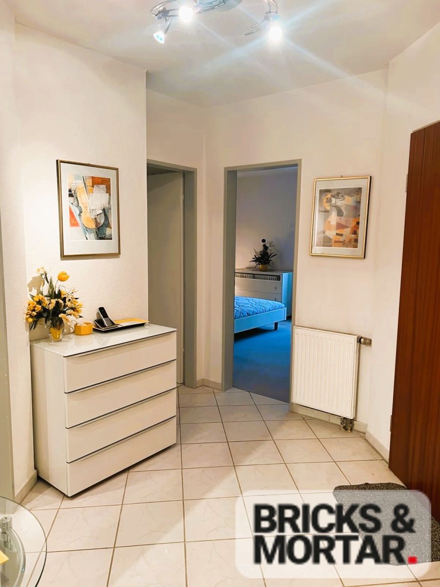 Immobilienangebot - Dresden - Alle - Exklusive 2-Zimmer-Erdgeschosswohnung nahe der TU Dresden – Möbliert mit Terrasse – zu verkaufen