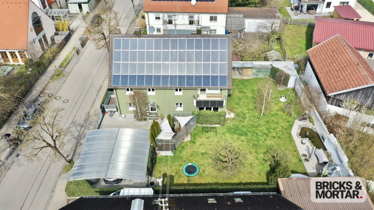 Immobilienangebot - Thannhausen - Alle - Charmantes Einfamilienhaus mit modernem Komfort und idyllischem Garten in Thannhausen - Ausbaureserve im Dachgeschoss