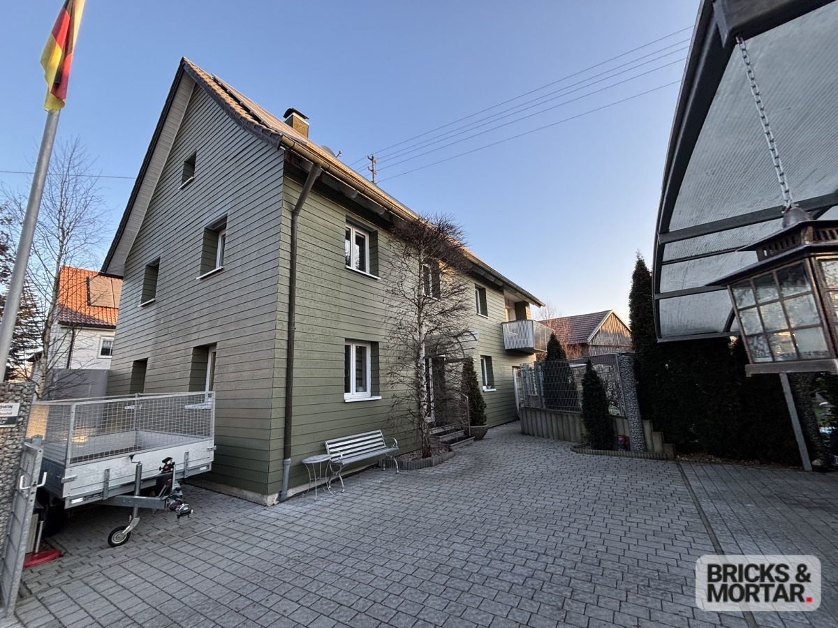 Immobilienangebot - Thannhausen - Alle - Charmantes Einfamilienhaus mit modernem Komfort und idyllischem Garten in Thannhausen - Ausbaureserve im Dachgeschoss