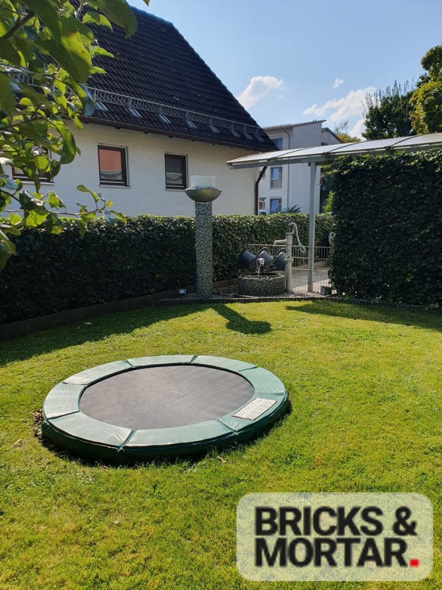 Immobilienangebot - Thannhausen - Alle - Charmantes Einfamilienhaus mit modernem Komfort und idyllischem Garten in Thannhausen - Ausbaureserve im Dachgeschoss
