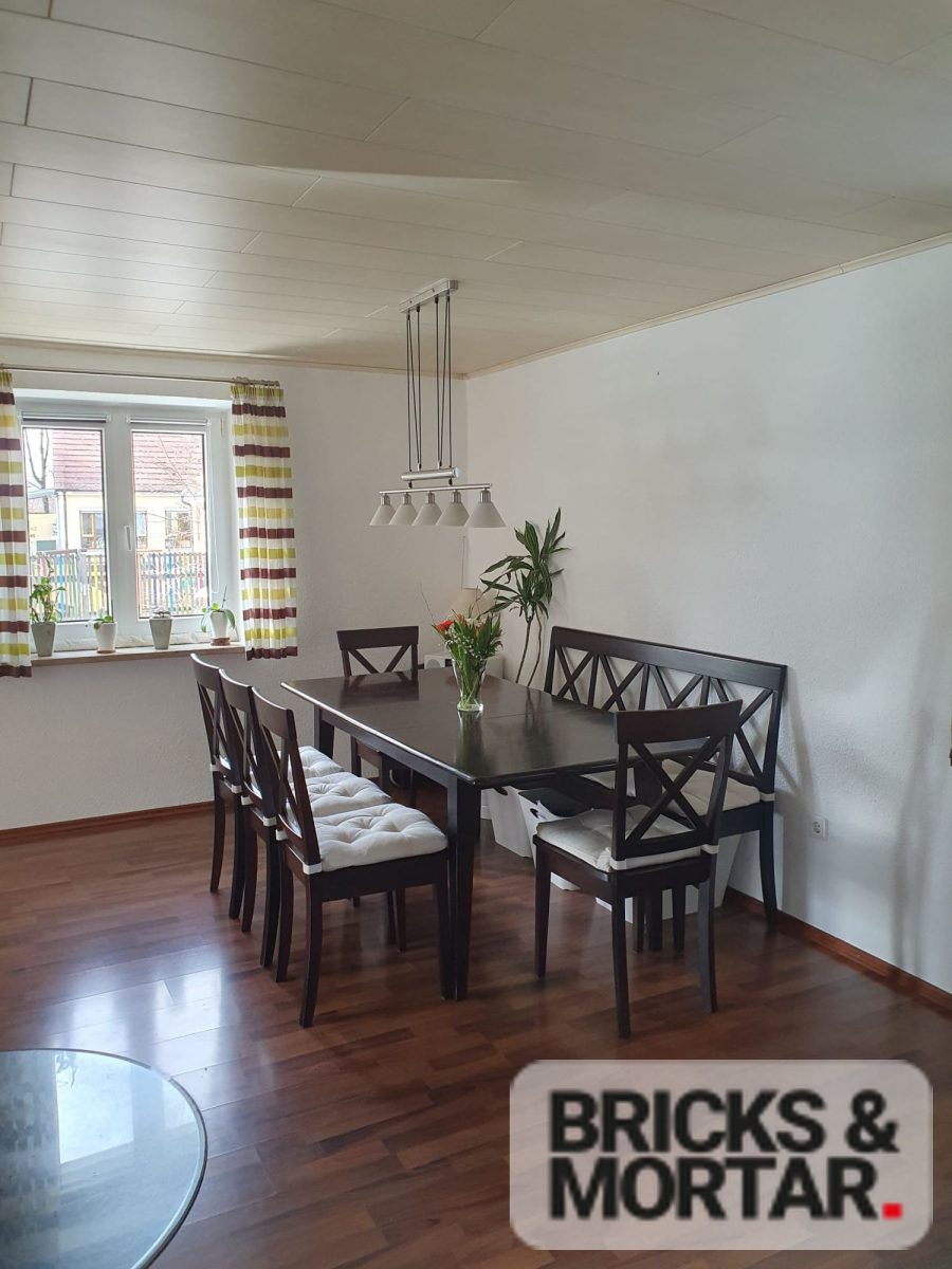 Immobilienangebot - Thannhausen - Alle - Charmantes Einfamilienhaus mit modernem Komfort und idyllischem Garten in Thannhausen - Ausbaureserve im Dachgeschoss