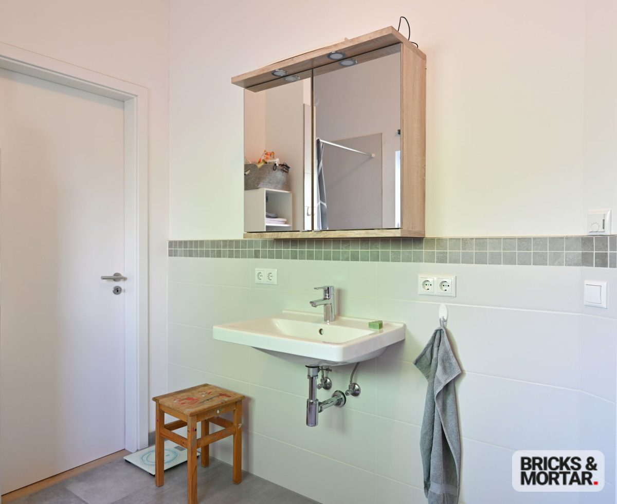 Immobilienangebot - Mindelheim - Alle - Attraktiver Bungalow 2018 ausgebaut in Mindelheim - Wohnen auf einer Ebene mit ca. 100 m²