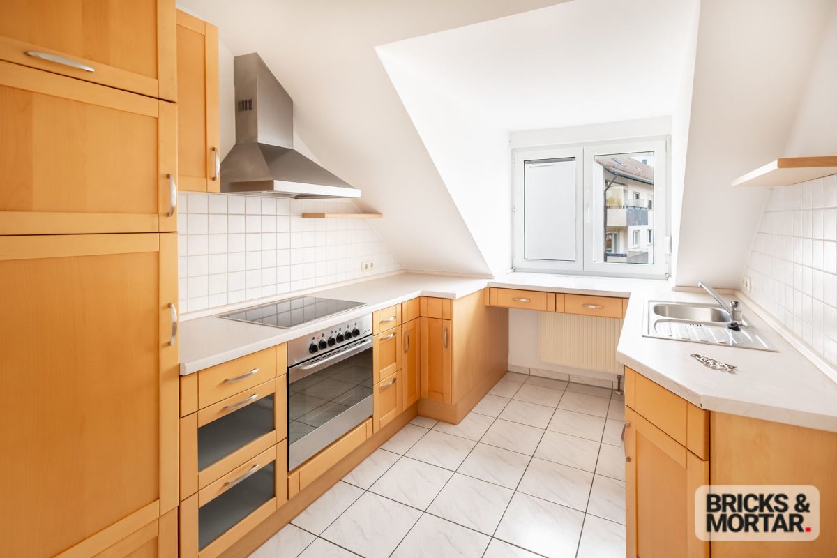 Immobilienangebot - Lauf a.d.Pegnitz - Alle - Charmante 4-Zimmer-Wohnung mit Stellplatz & erweiterbarem Spitzboden