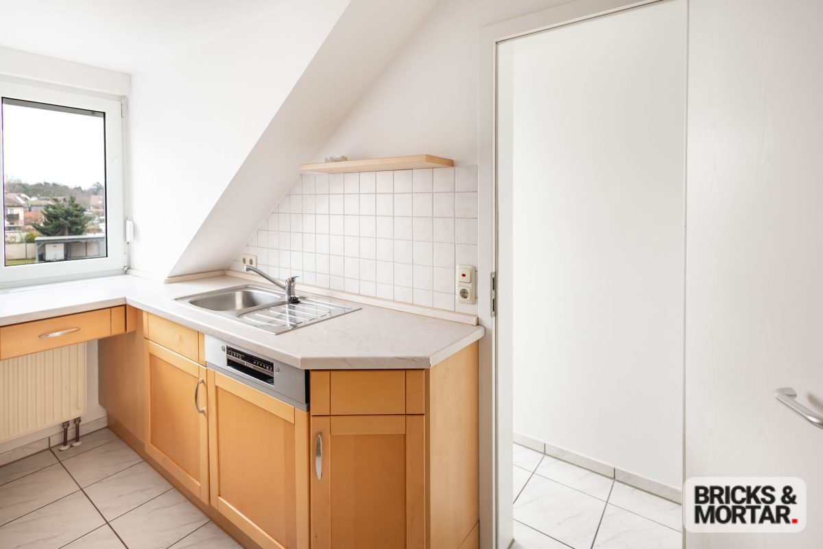 Immobilienangebot - Lauf a.d.Pegnitz - Alle - Charmante 4-Zimmer-Wohnung mit Stellplatz & erweiterbarem Spitzboden