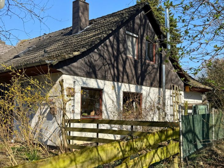 Immobilienangebot - Neuss - Alle - +++Neuss: Ihr Traumhaus am Rande der Stadt mit Kamin, Terrasse und  viel Platz zum Entspannen!+++
