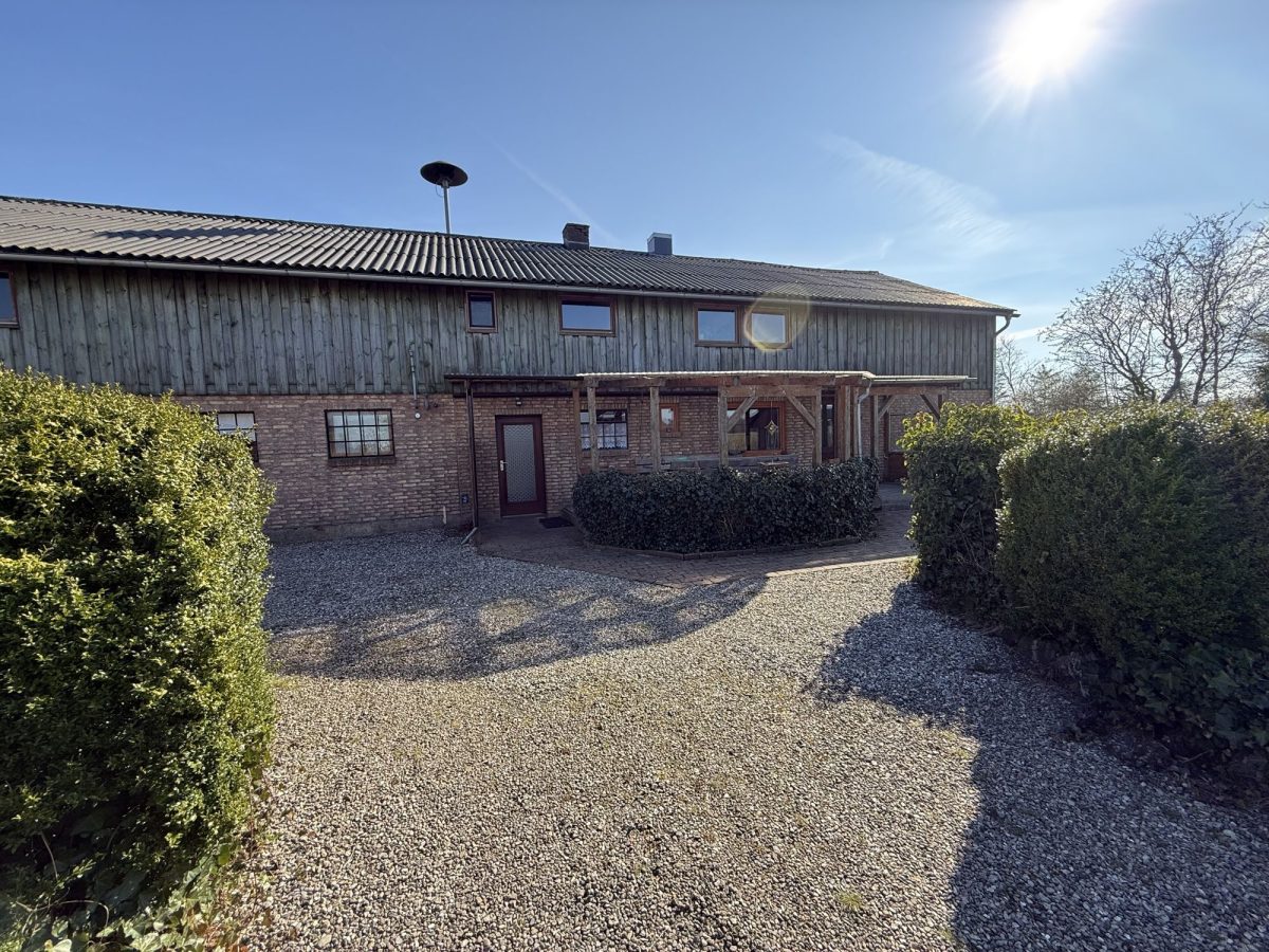 Immobilienangebot - Westre - Alle - Charmanter Resthof in Außenlage auf großem Grundstück