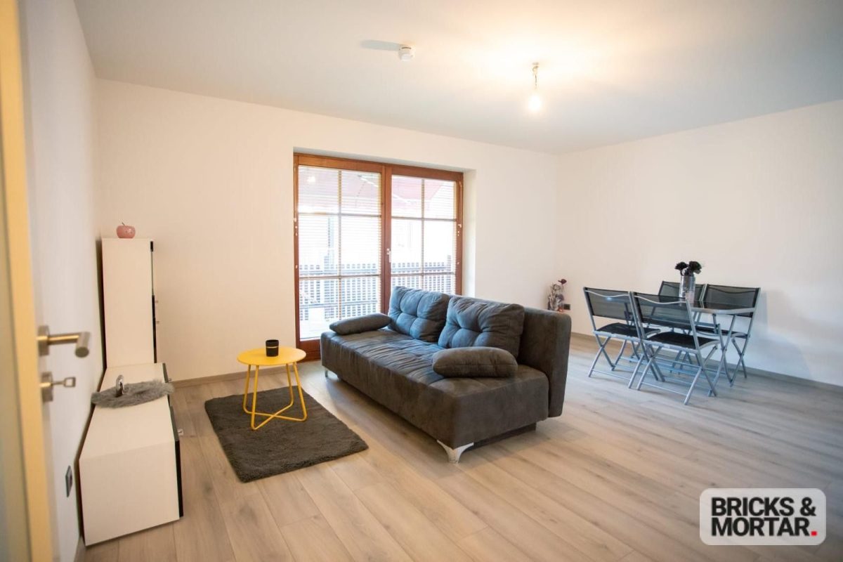 Immobilienangebot - Traunreut - Alle - ***Charmante 1,5-Zimmer-Wohnung mit Terrasse und Stellplatz***