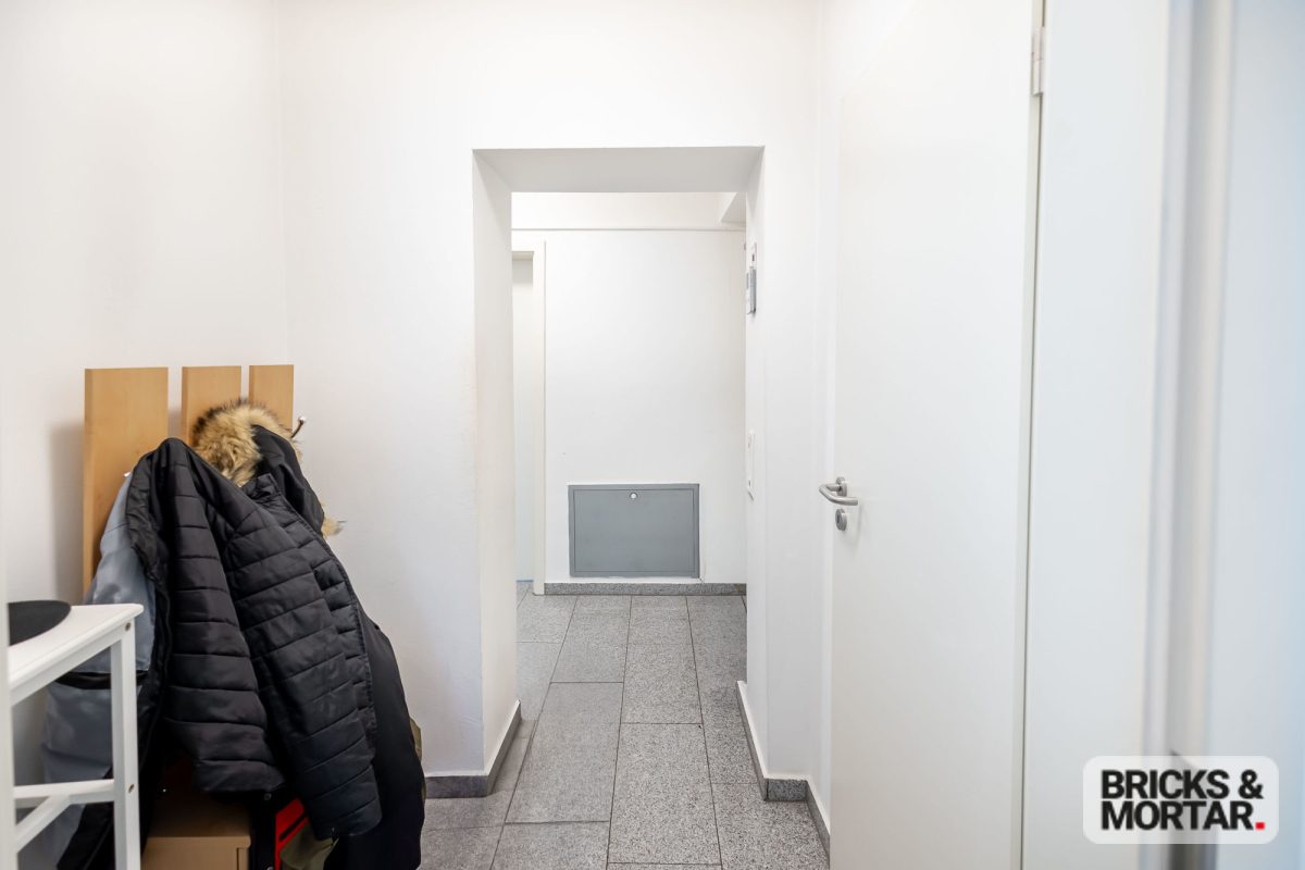 Immobilienangebot - Nürnberg - Alle - Stilvolle 2-Zimmer-Altbauwohnung – Vermietet, kernsaniert und solide Kapitalanlage