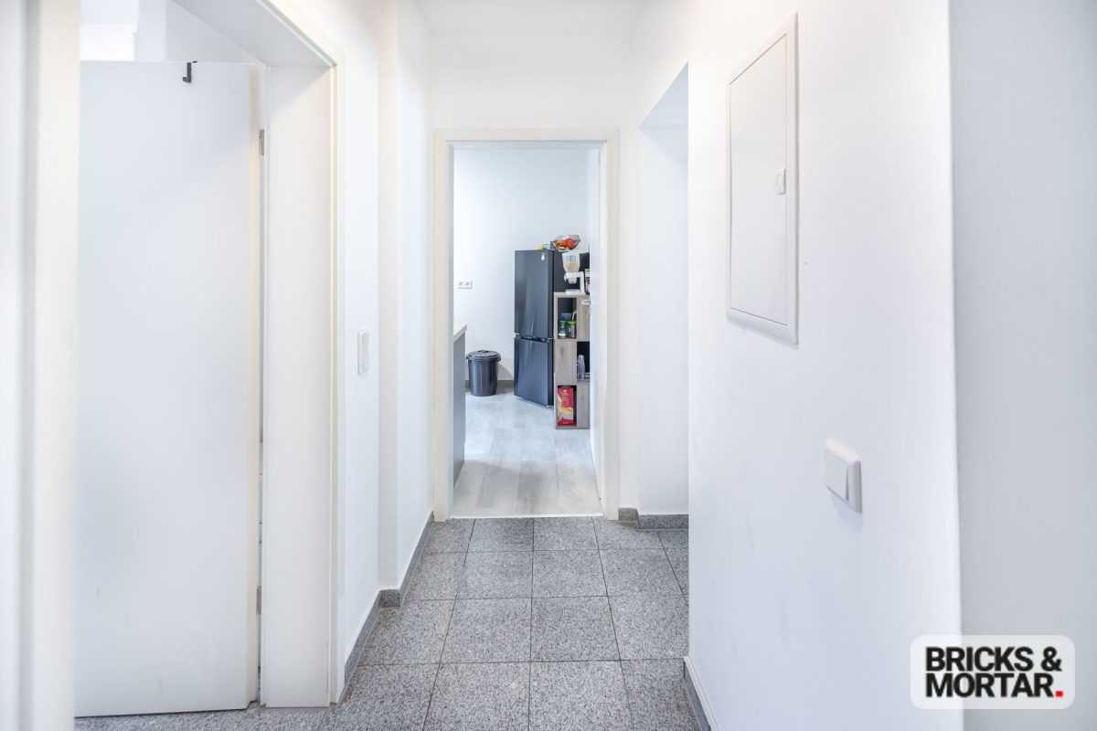 Immobilienangebot - Nürnberg - Alle - Stilvolle 2-Zimmer-Altbauwohnung – Vermietet, kernsaniert und solide Kapitalanlage