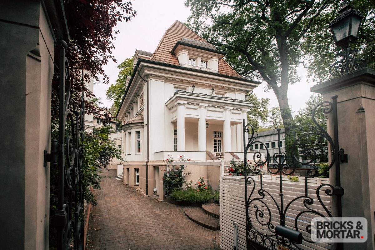 Immobilienangebot - Halle - Alle - Elegant in historischer Villa: Exklusive Wohnung mit Büro- und Praxisoption in Gehobener Lage