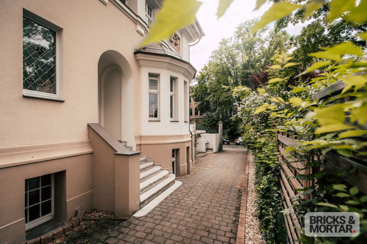 Immobilienangebot - Halle - Alle - Elegant in historischer Villa: Exklusive Wohnung mit Büro- und Praxisoption in Gehobener Lage
