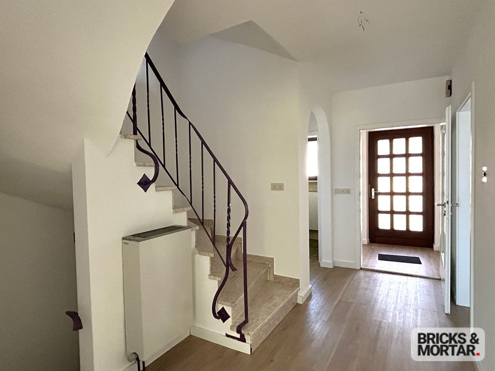 Immobilienangebot - Diedorf / Biburg - Alle - DHH mit Ausbaupotenzial: Ausbau DG. + Anbau inkl. Doppelgarage, zur Nutzung als Zweifamilienhaus.
