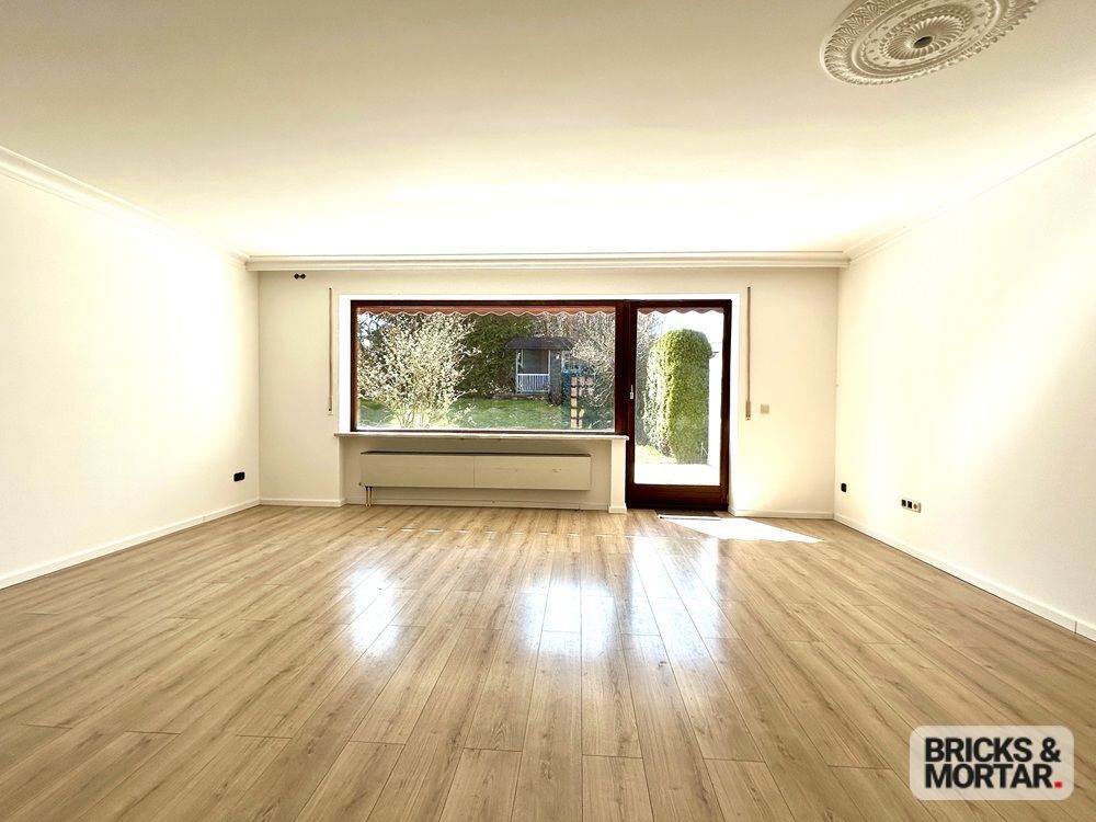 Immobilienangebot - Diedorf / Biburg - Alle - DHH mit Ausbaupotenzial: Ausbau DG. + Anbau inkl. Doppelgarage, zur Nutzung als Zweifamilienhaus.