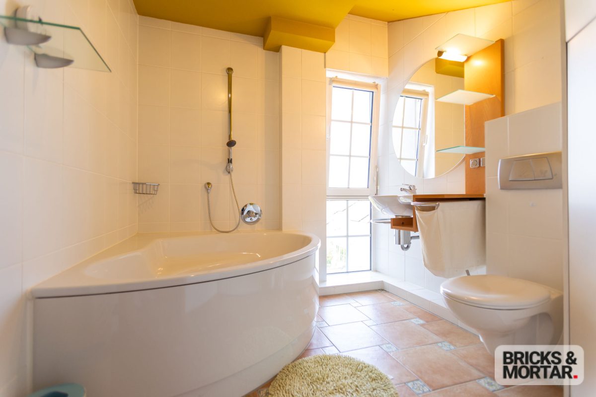 Immobilienangebot - Frankfurt am Main - Alle - Wunderschöne Doppelhaushälfte im Herzen von Bergen-Enkheim