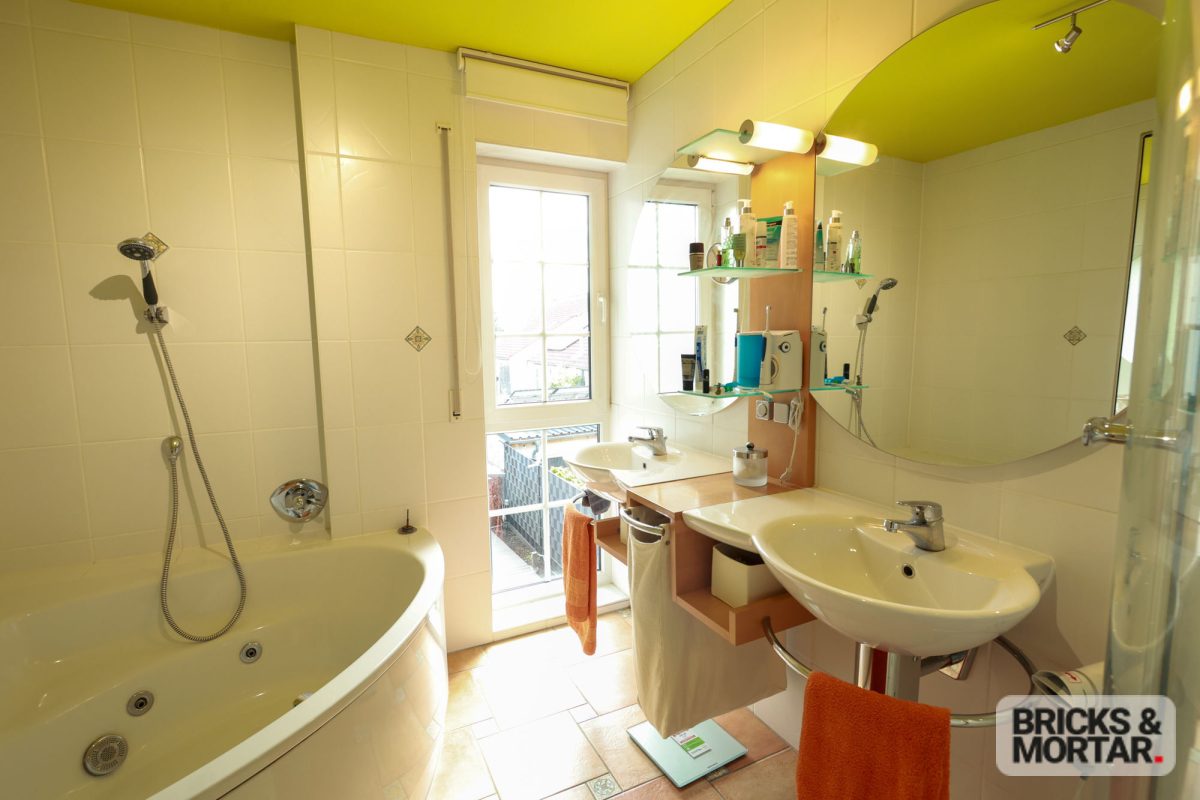 Immobilienangebot - Frankfurt am Main - Alle - Wunderschöne Doppelhaushälfte im Herzen von Bergen-Enkheim