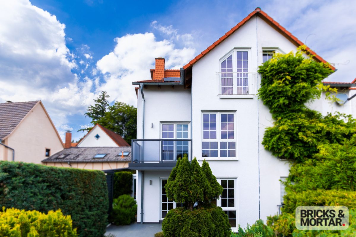 Immobilienangebot - Frankfurt am Main - Alle - Wunderschöne Doppelhaushälfte im Herzen von Bergen-Enkheim