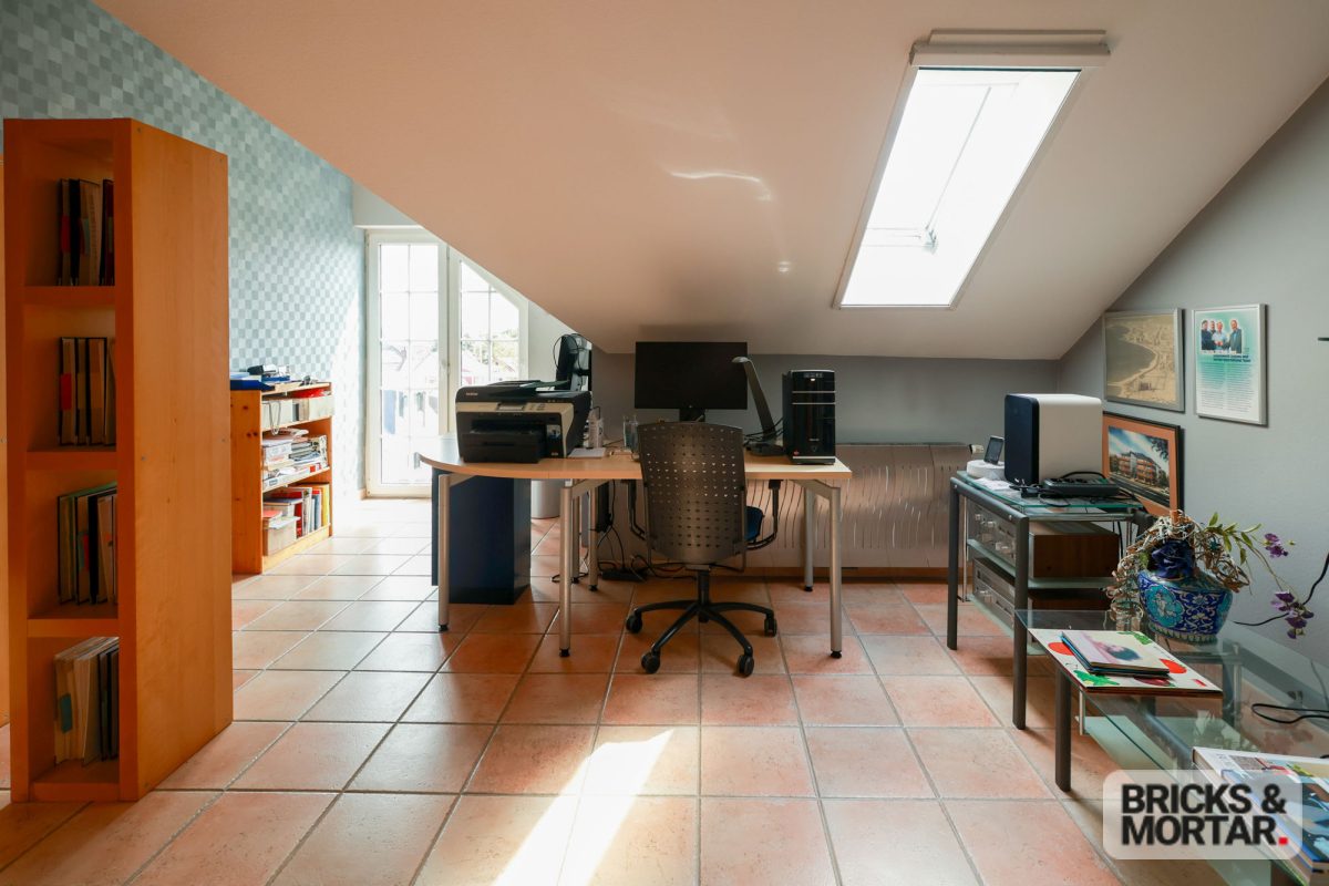 Immobilienangebot - Frankfurt am Main - Alle - Wunderschöne Doppelhaushälfte im Herzen von Bergen-Enkheim